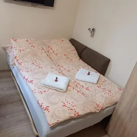 Elizabeth Apartment